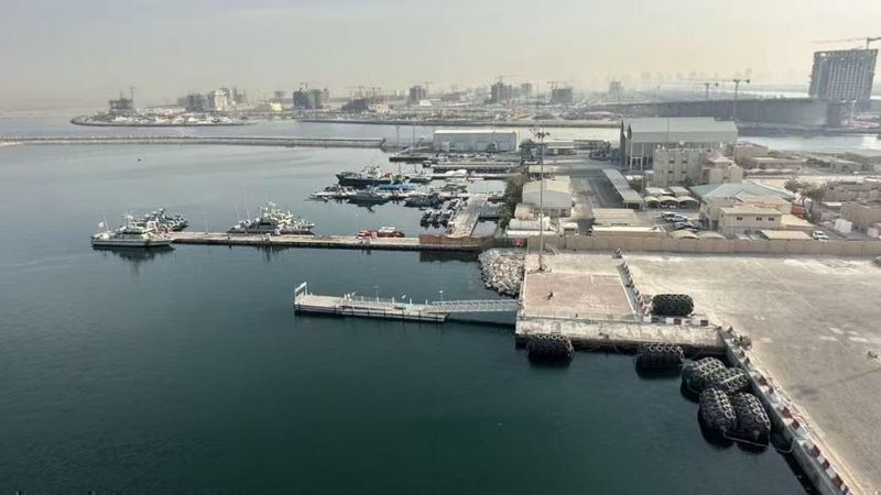  霍尔木兹海峡航道受阻，六艘豪华邮轮困守中东港口；中国中老年游客团体情绪平稳，船上供应充足。 文化旅游