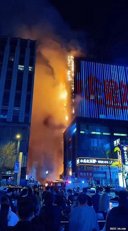 【城市消防深度复盘】高层建筑火灾应急处置与防灾指南获取方式 新闻