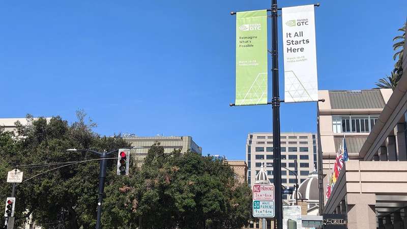  恐慌情绪：光模块龙头的估值重塑之路 股票财经 恐慌情绪：光模块龙头的估值重塑之路 股票财经 恐慌情绪：光模块龙头的估值重塑之路 股票财经