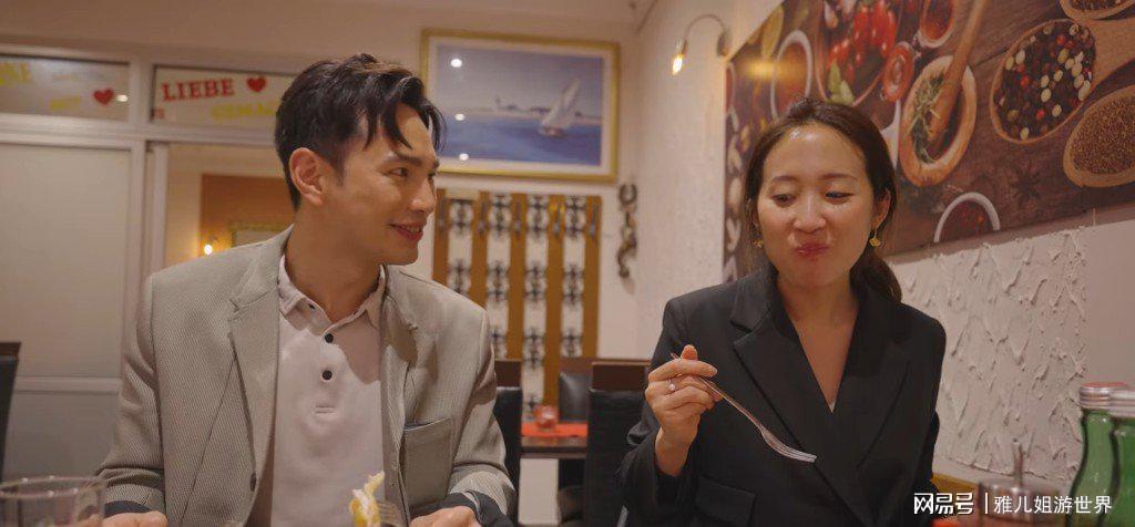 被掩盖的十年陪伴:揭开娱乐圈光鲜背后的真实情感困局 情感心理