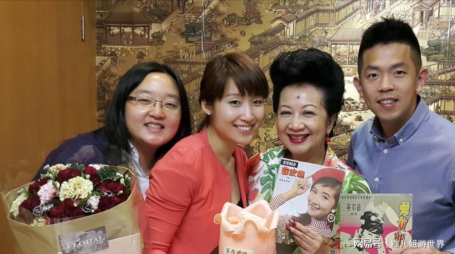 被掩盖的十年陪伴:揭开娱乐圈光鲜背后的真实情感困局 情感心理