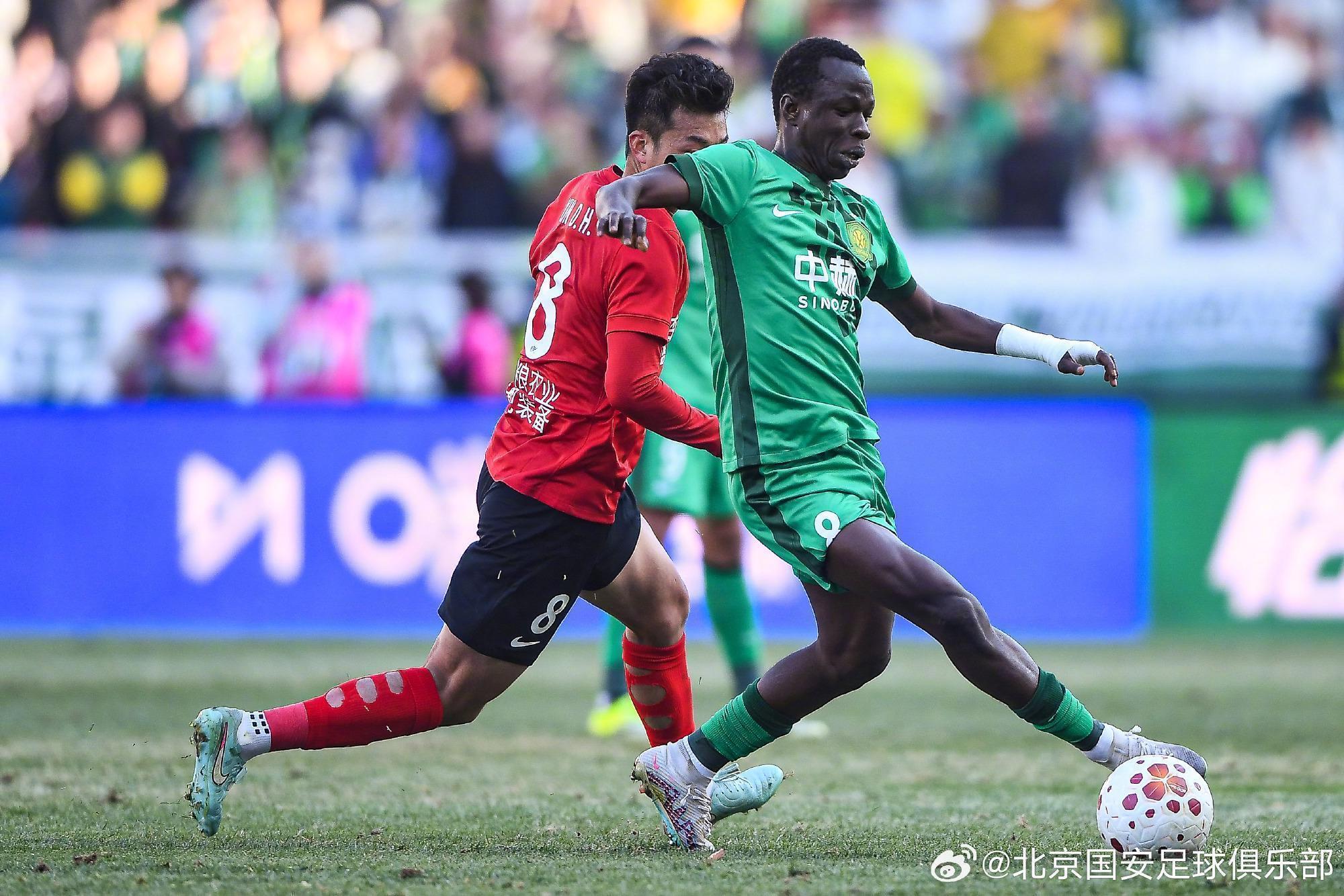  跨越时间的绿茵记忆：从德比战看中国职业足球的演变 体育新闻