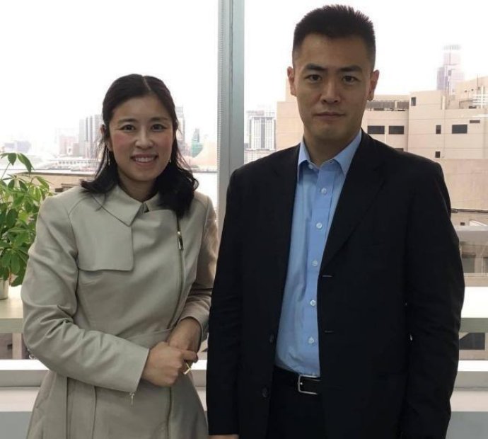  父亲身家超过李嘉诚，他不爱美女爱丑女，继承60亿家产坐地铁上班 新闻