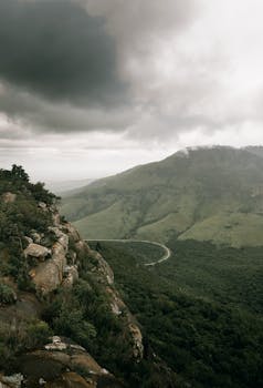 技术突破遇上表达难题；人文社科如何筑牢新质生产力根基。