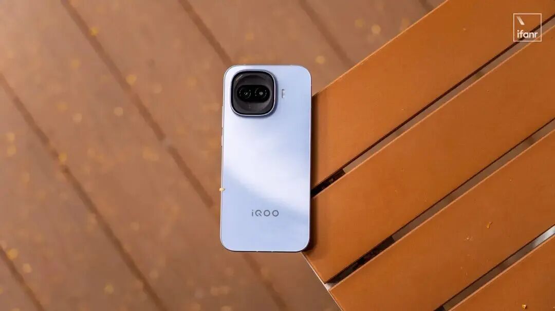 今年所有品牌手机即将大幅涨价,涨1000以上?AI的红利没吃上,钱包先空了 新闻