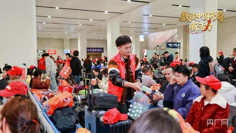  春风送暖，就业护航；贵州专列专车齐发力，点对点助万千劳动者返岗启新程。 新闻