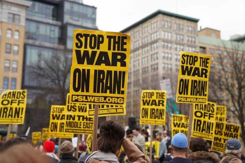 对伊朗行动引多重反弹,美国面临内外严峻考验。 新闻