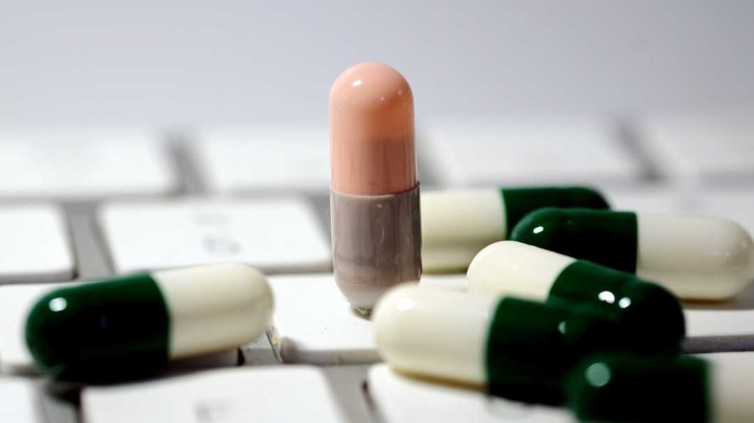  【深度复盘】利率博弈下的创新药投资框架：从2025Q3高点到2026震荡市的结构性机会 股票财经