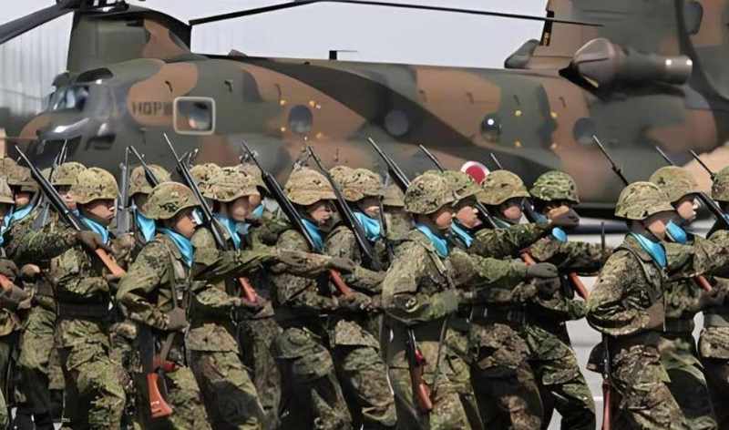  当年轻人走上街头反对自己曾经支持的人：日本政坛正在发生什么 新闻