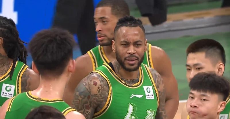  【CBA数据深挖】山东广东四强卡位战：战术博弈与季后赛席位的关键一战 体育新闻