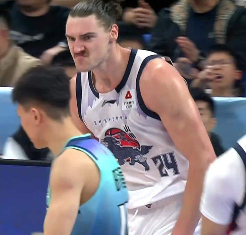  【CBA数据深挖】山东广东四强卡位战：战术博弈与季后赛席位的关键一战 体育新闻