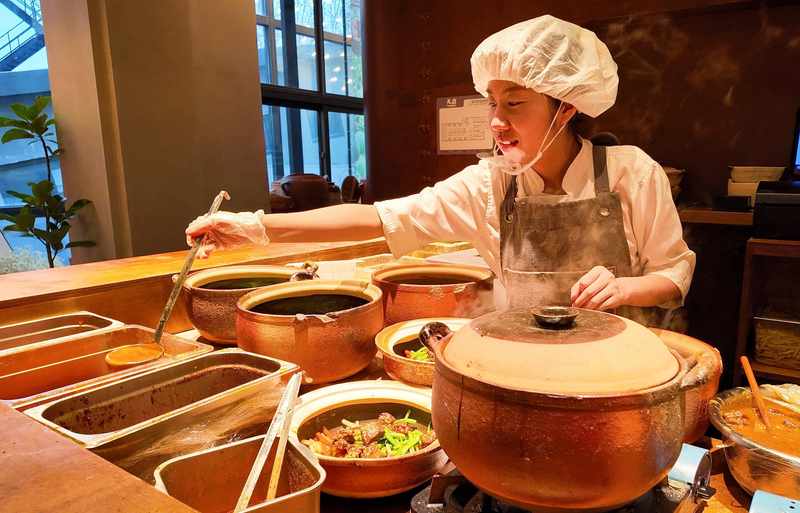  供应链基因与性价比模型：天边砂锅焖面的战略解码 企业服务