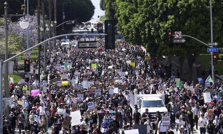  【战略研判】中东博弈背后的三重困局：数据还原华盛顿决策转向的底层逻辑 新闻